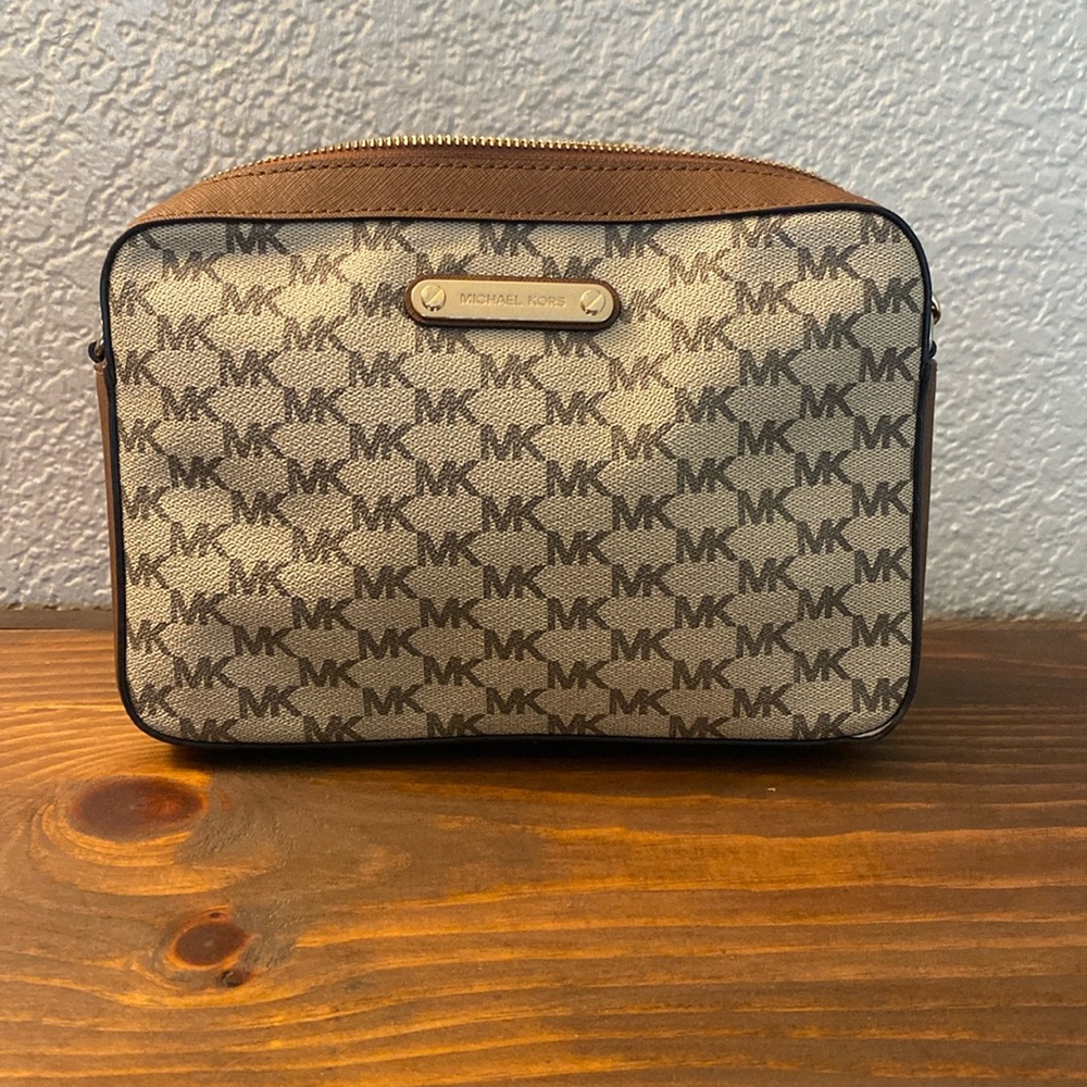 Michael Kors crossbody